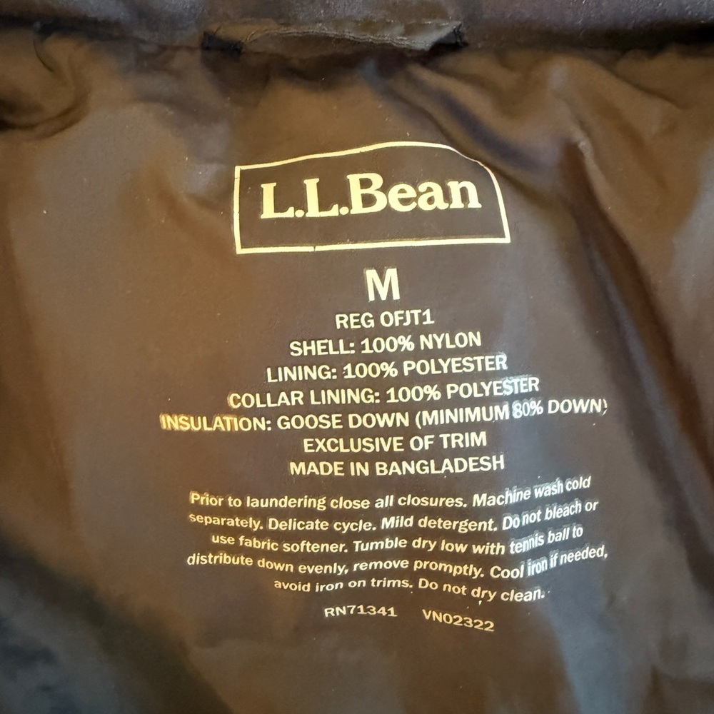 L.L. Bean Black Goose Down Puffer Vest - Size M. - Picture 5 of 8